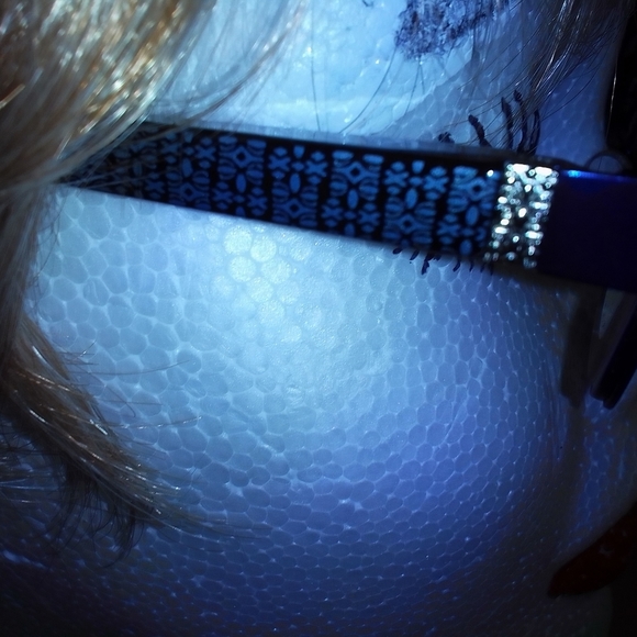 FOSTER GRANT 1.50 READERS BLUE FRAME NEW WITH CASE - Picture 3 of 6